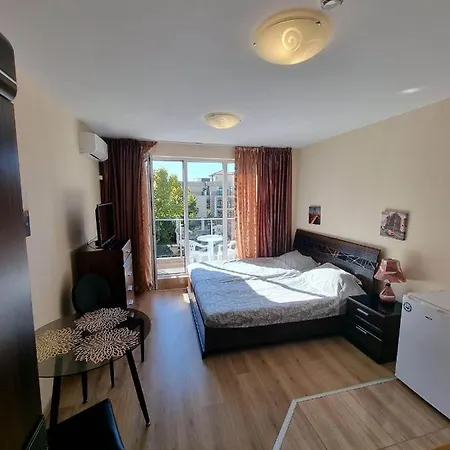 Deluxe Admiral Plaza Apartmán *